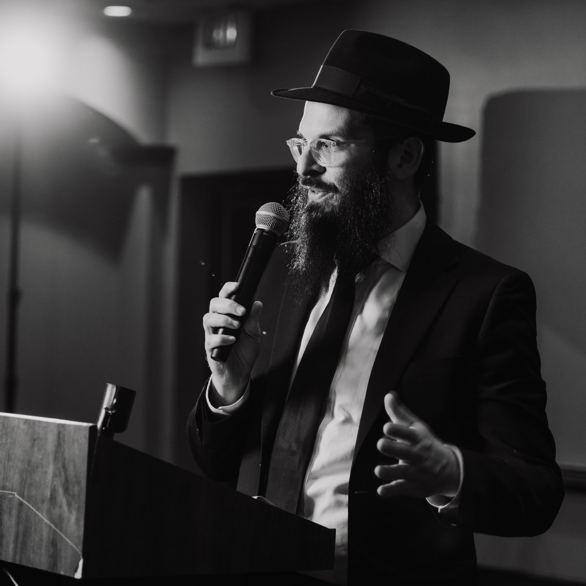 Matisyahu Friedman speaking